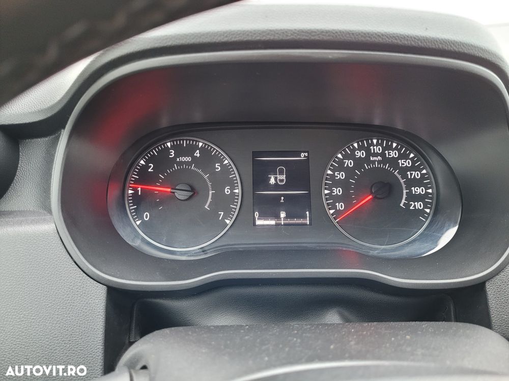 Dacia Duster 1.6 SCe Essential - 12