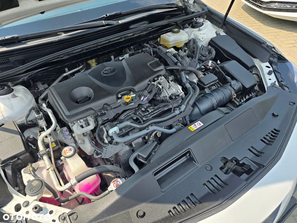 Toyota Camry - 16