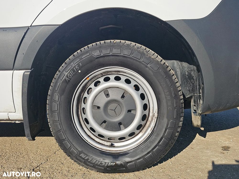 Mercedes-Benz Sprinter - 11