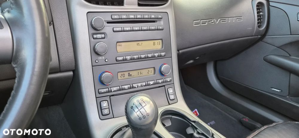 Chevrolet Corvette - 21
