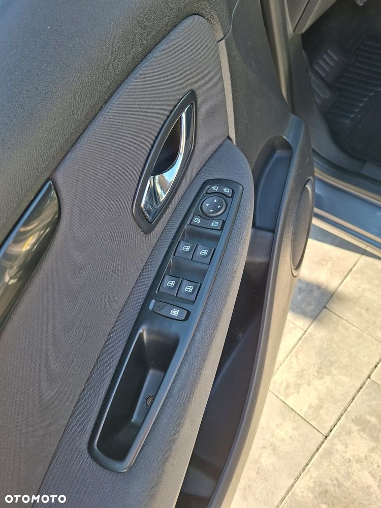 Renault Grand Scenic dCi 110 EDC Paris - 25