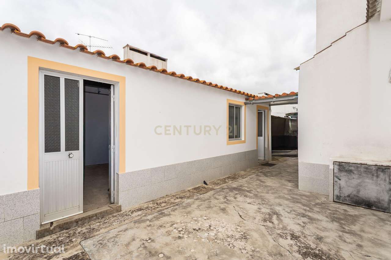 Moradia T3 com Quintal e Anexos em Alcácer do Sal – Bairro Montevil - Grande imagem: 2/42