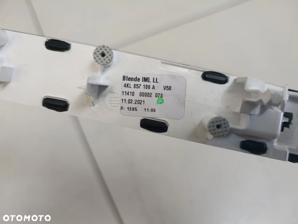 Listwa ozdobna dekor led deski konsoli eu Audi Q8 e-tron etron lift - 7