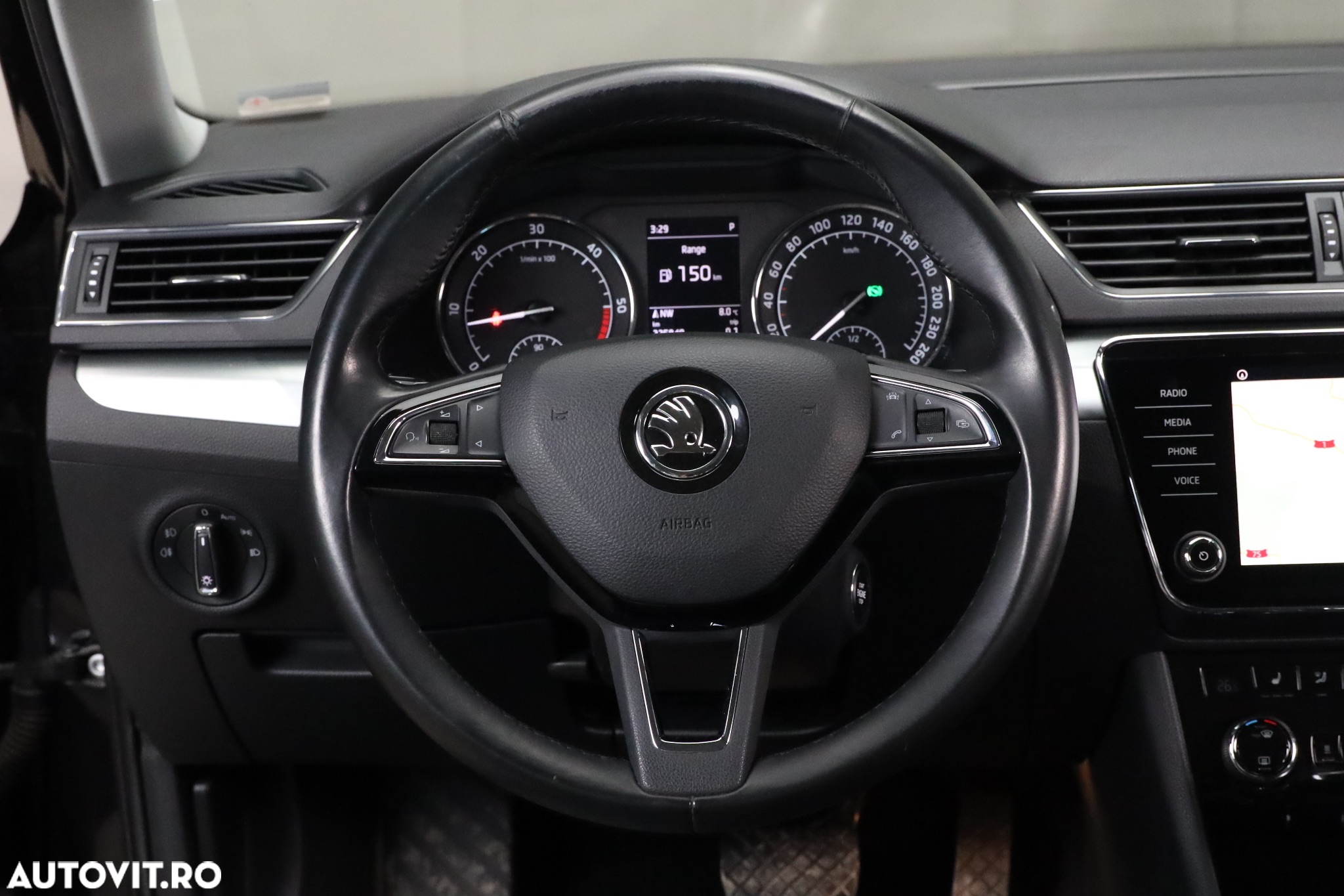 Skoda Superb 2.0 TDI DSG Style - 32
