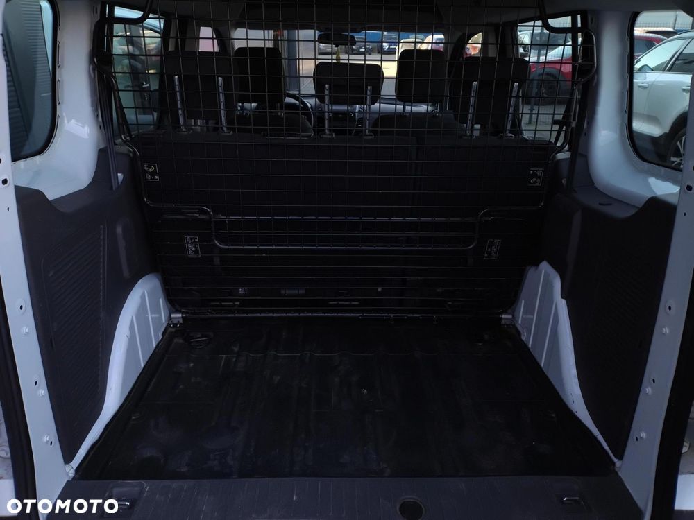 Ford Transit Connect - 25