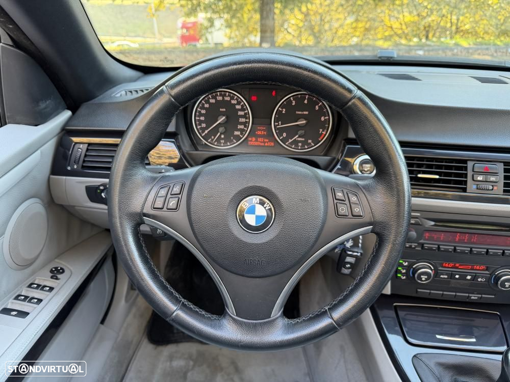 BMW 320 i Cabrio - 27