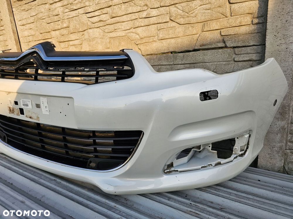 Citroen c4 10r- ZDERZAK PRZOD na parki i spryski - 2