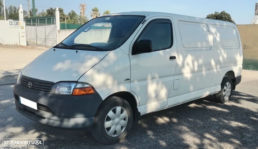 Toyota HIACE - 8