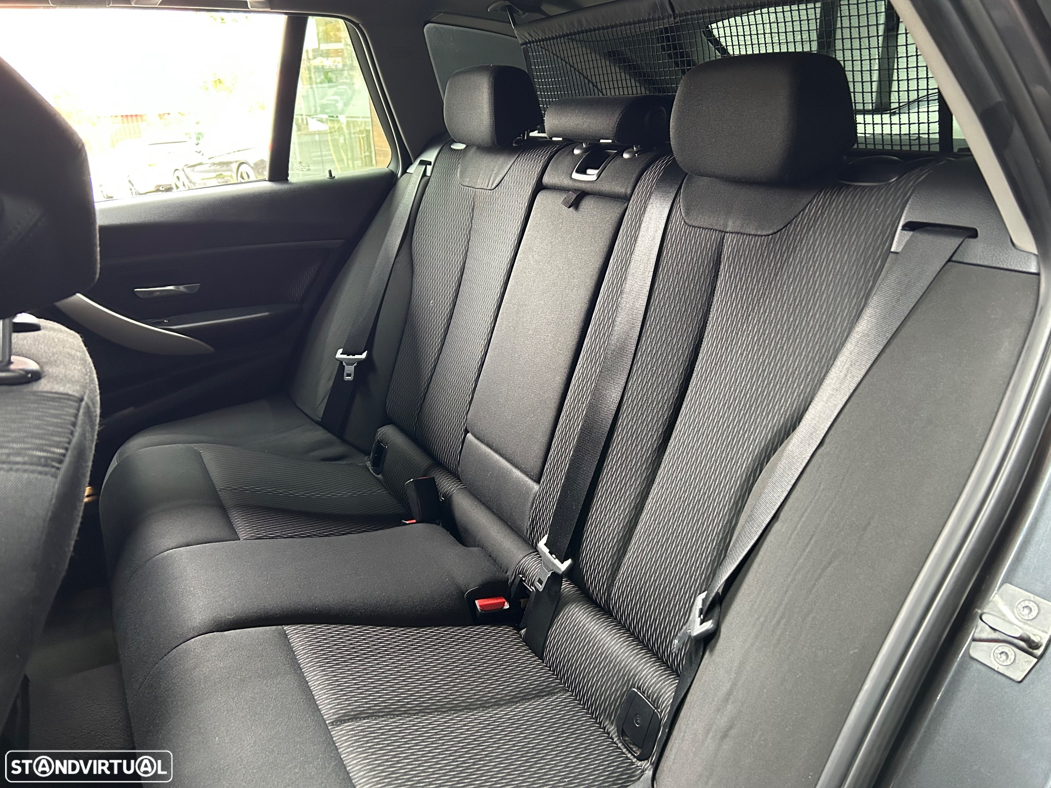 BMW 320 d Touring Auto Line Sport - 36