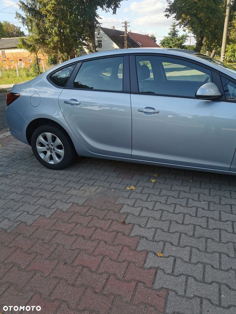 Opel Astra 1.6 Active EU6 - 2