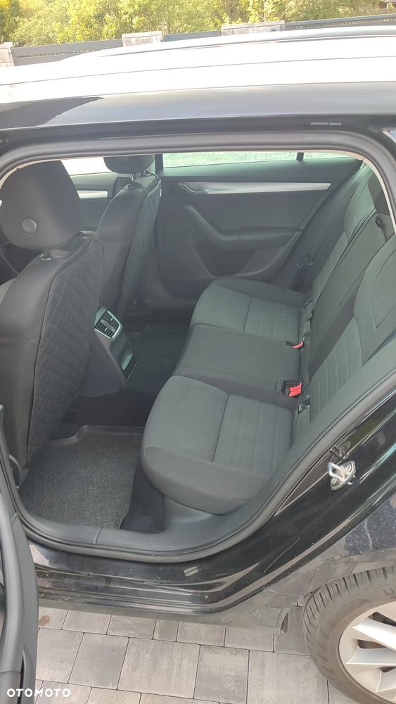 Skoda Octavia 1.6 TDI 4x4 Elegance - 3