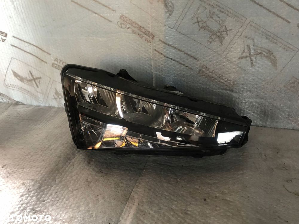 REFLEKTOR PRAWY SKODA SCALA FULL LED nr.01