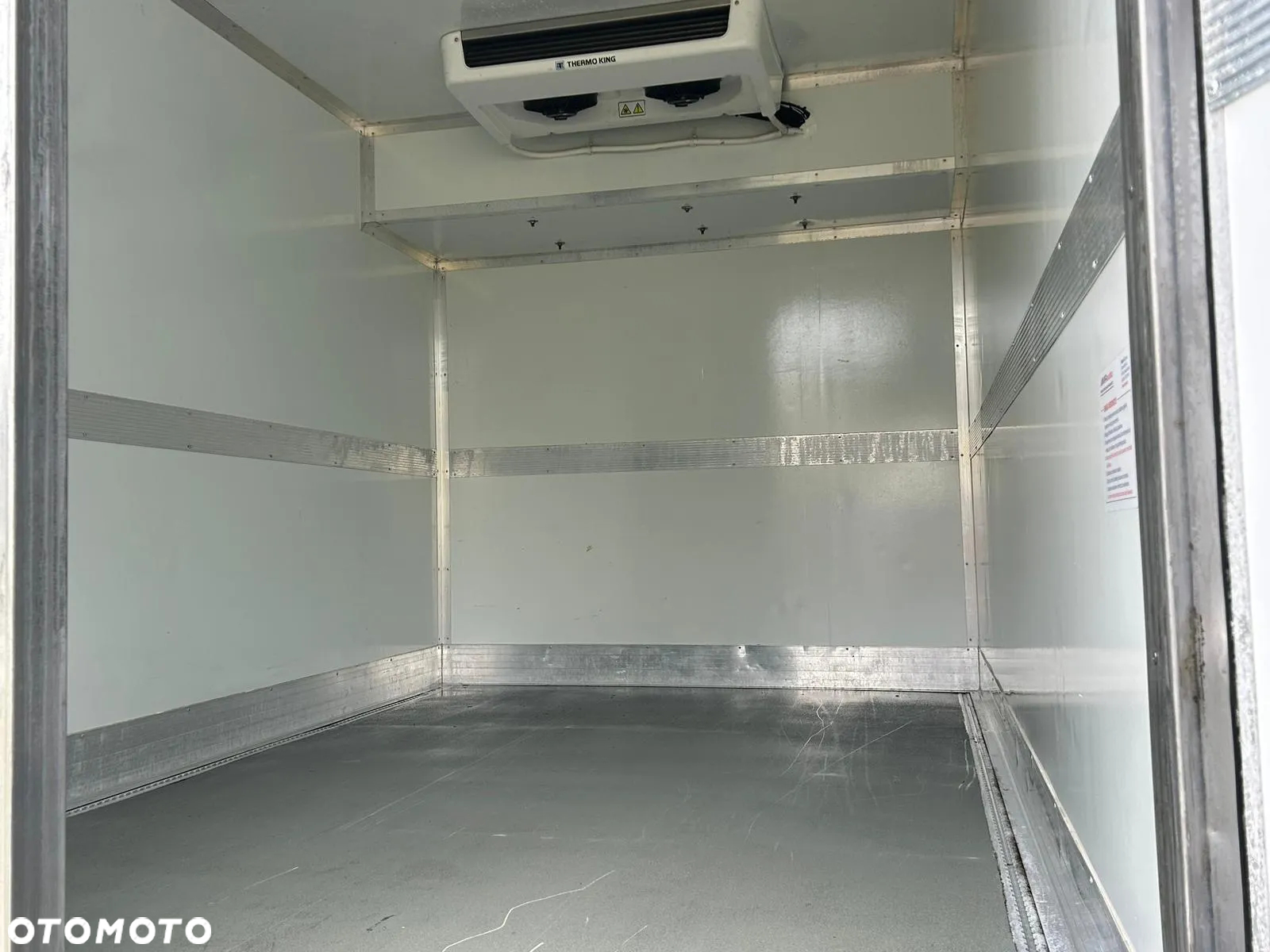 Renault MASTER CHŁODNIA MROZNIA THERMO KING ZANOTTI / IZOTERMA 9 EUROPALETTI JAK NOWY SERWIS ASO - 2