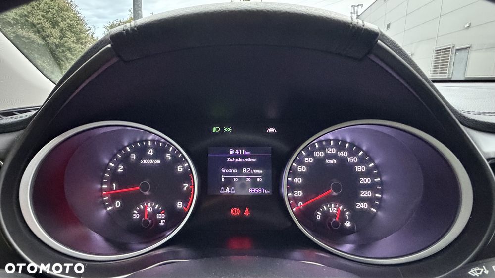 Kia Ceed - 8
