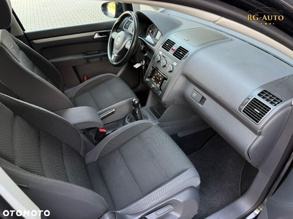 Volkswagen Touran - 37