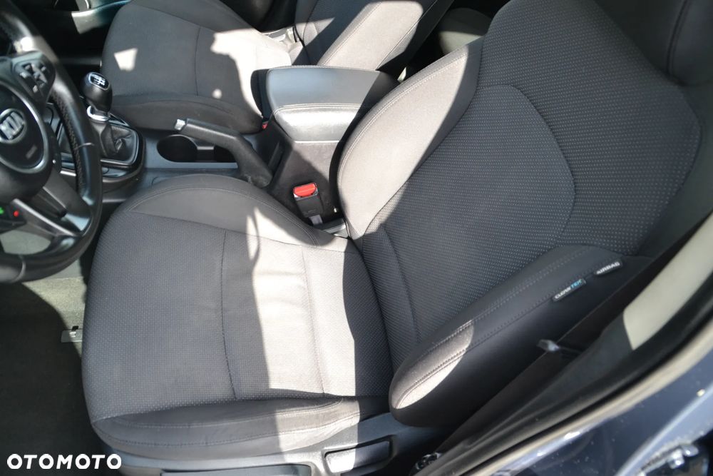 Kia Carens - 19