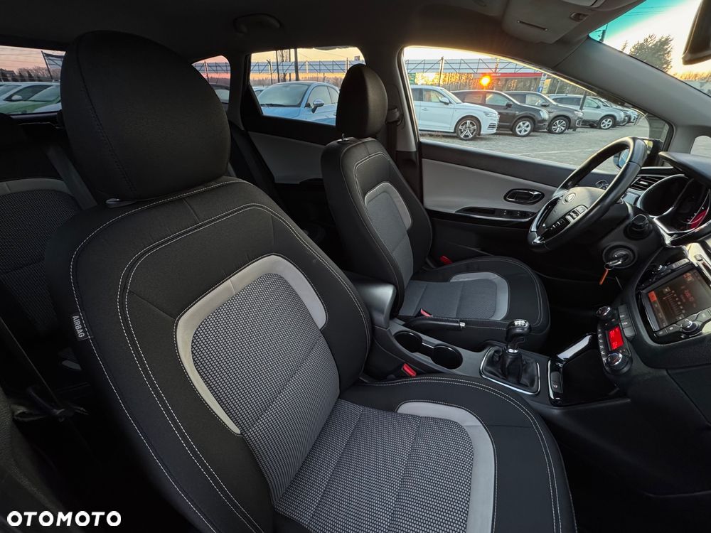 Kia Ceed 1.6 GDI Business Line - 26