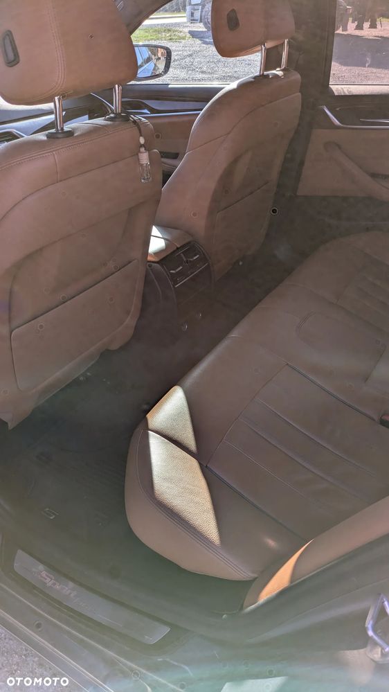 BMW Seria 5 530i xDrive Sport Line - 24