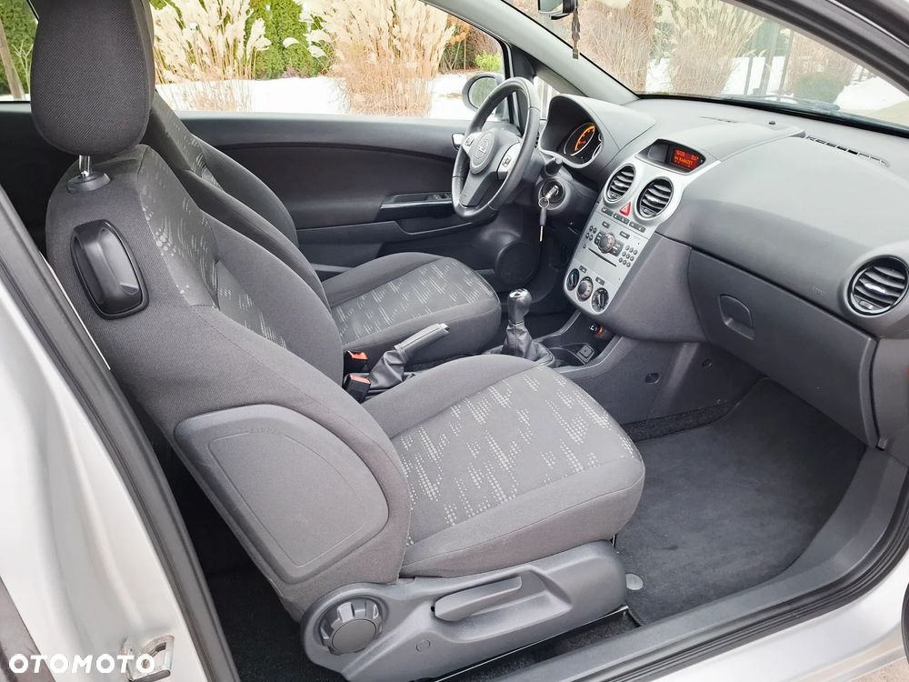 Opel Corsa 1.4 16V Satellite - 35