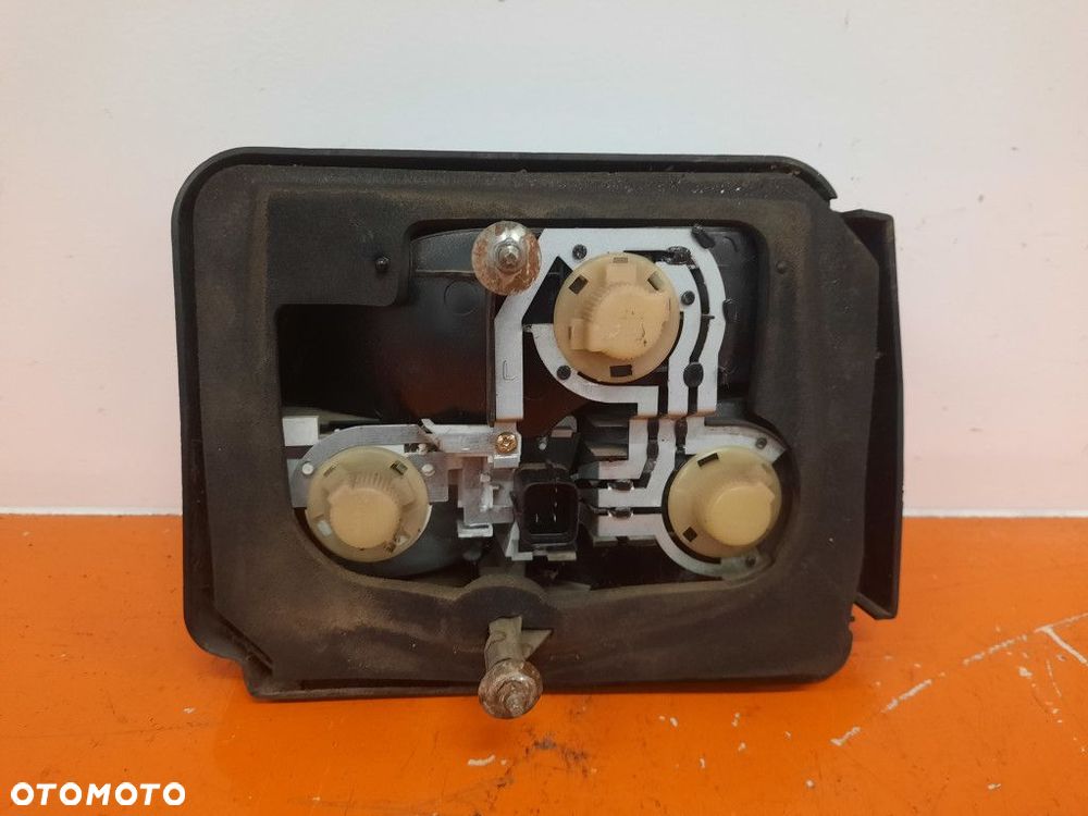 LIGIER AMBRA 99-06 LAMPA TYŁ LEWA ZEWNĘTRZNA - 7