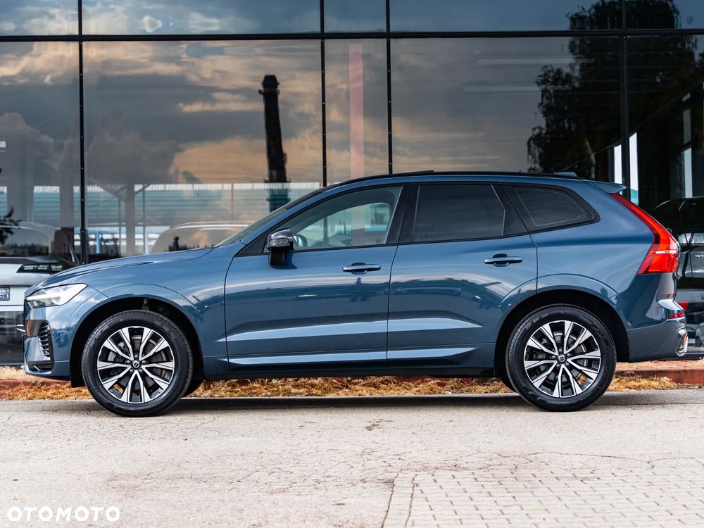Volvo XC 60 B4 D Plus Dark - 18