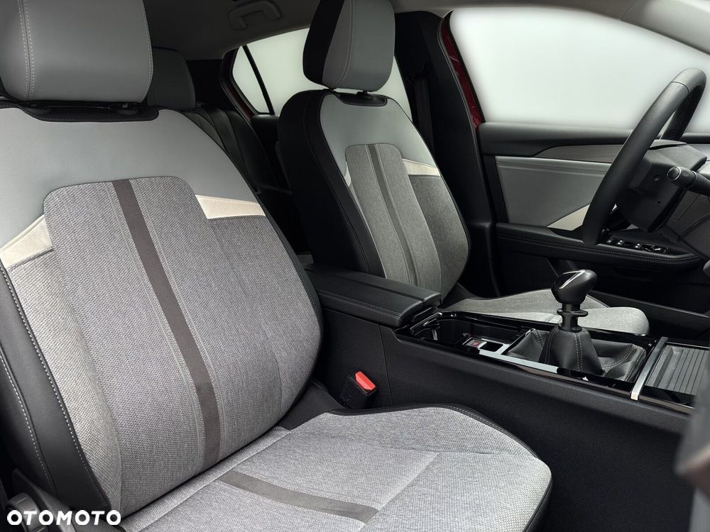 Opel Astra 1.2 T Elegance S&S - 32