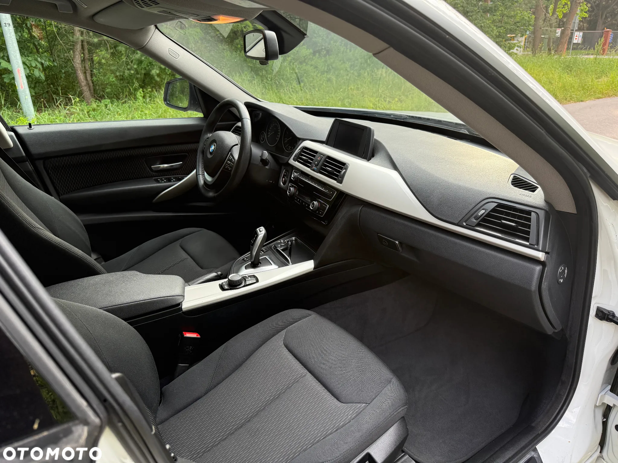 BMW 3GT 318d Business Edition - 8