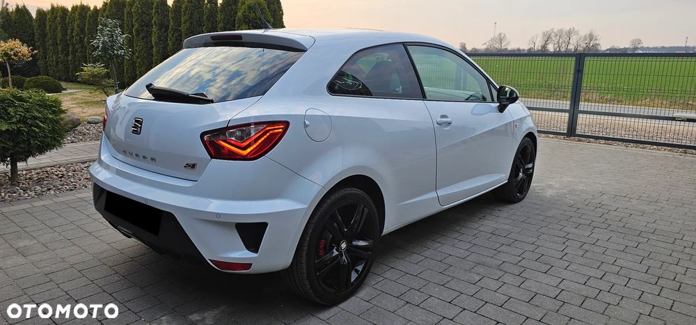 Seat Ibiza SC 1.4 TSI DSG Cupra - 4