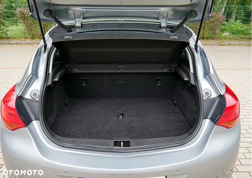 Opel Astra 1.4 Turbo Design Edition - 28