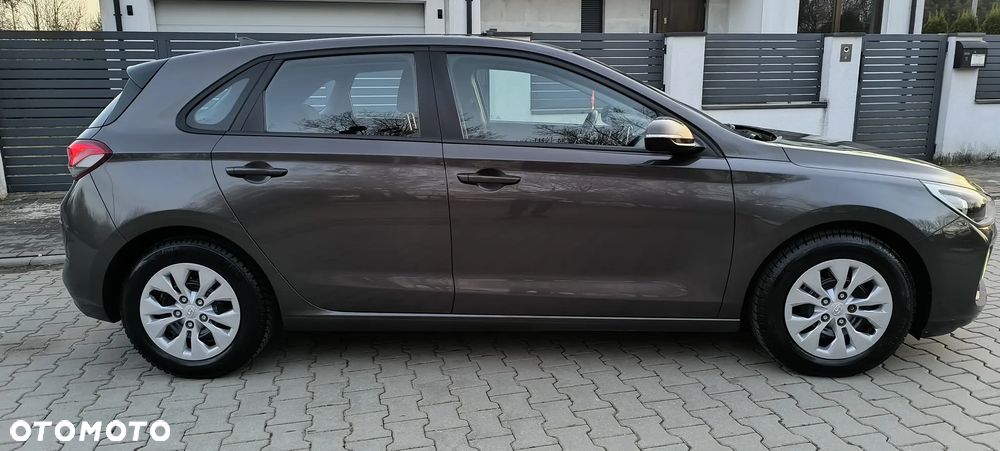 Hyundai i30 blue Kombi 1.6 CRDi Passion - 25