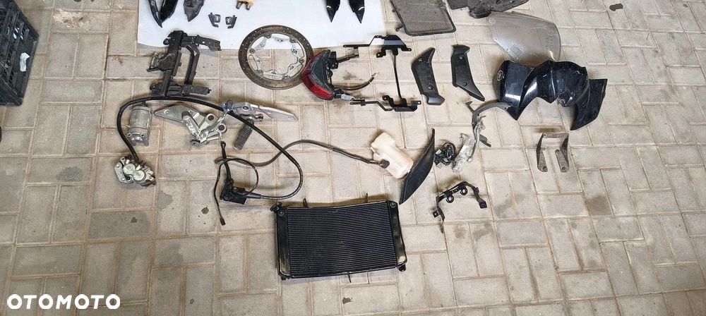 YAMAHA FZ1 LAMPA TYŁ OGON OWIEWKA STELAŻ TARCZA OSŁONA SET - 13