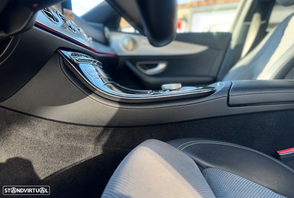 Mercedes-Benz E 220 d T 9G-TRONIC AMG Line - 26