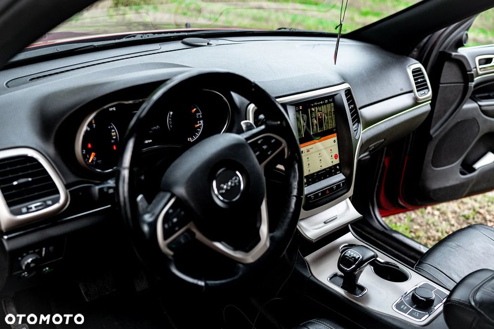 Jeep Grand Cherokee - 12