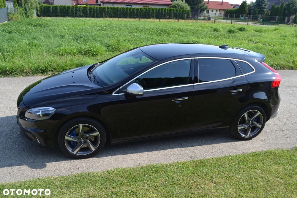 Volvo V40 T3 Drive-E R-Design Momentum - 9