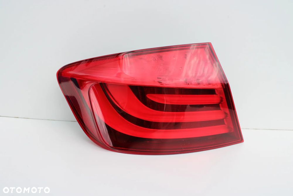 Lampa tylna prawa tył  prawy stan BDB OE BMW F10 2013r - 8