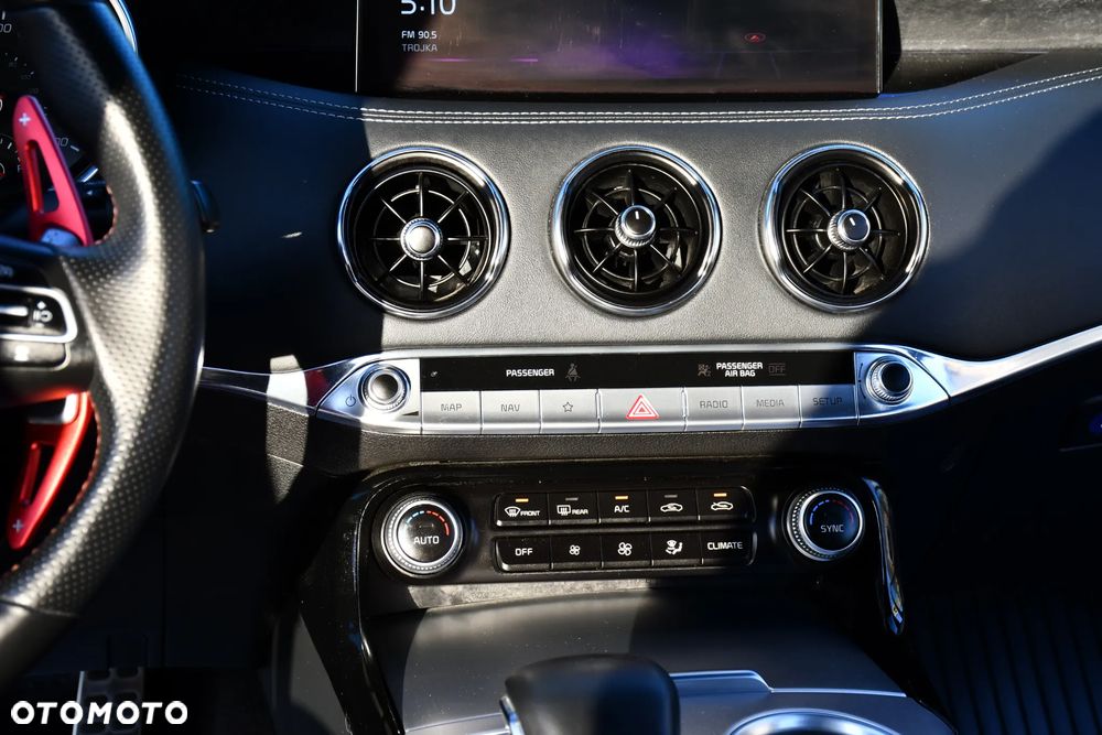 Kia Stinger - 22