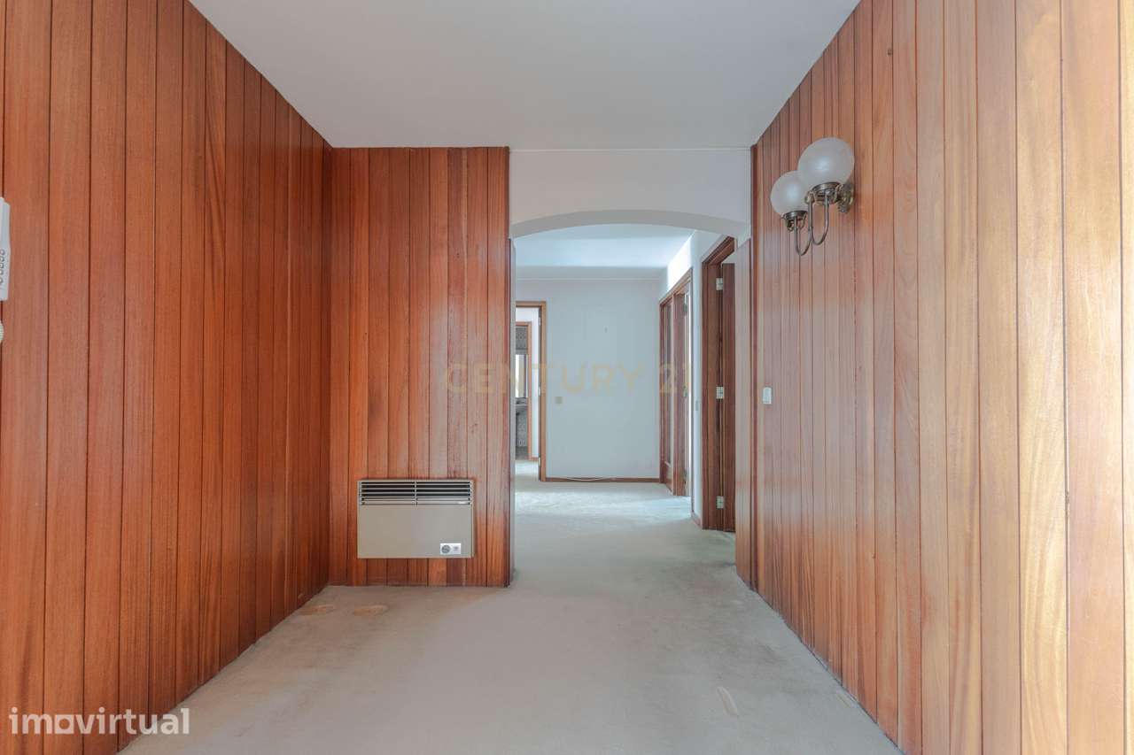 Apartamento T4 na Avenida Fernão de Magalhães — Espaço, Potencial e Di - Grande imagem: 4/30