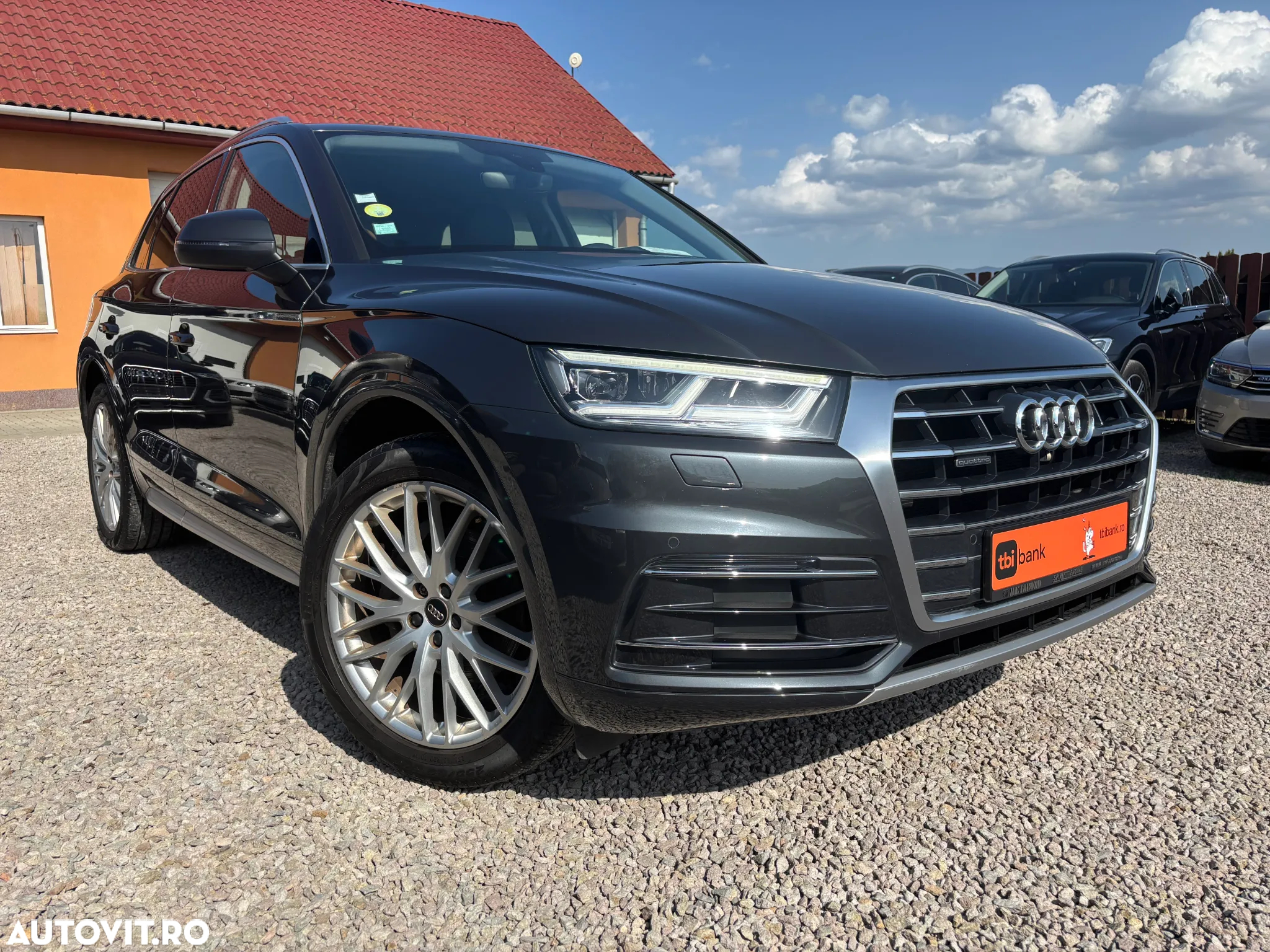 Audi Q5 2.0 40 TDI quattro S tronic Design - 5
