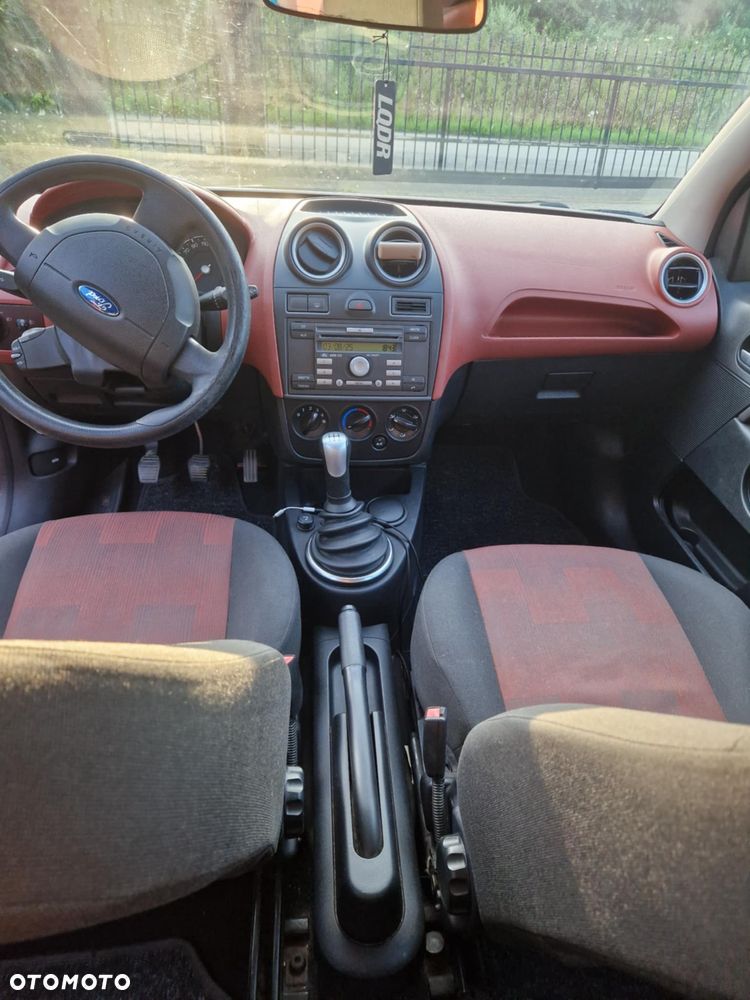 Ford Fiesta 1.4 - 8