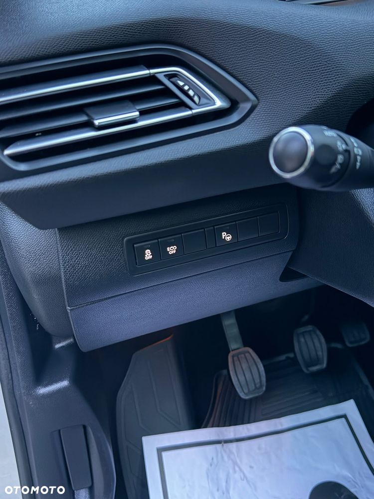 Peugeot 308 - 24