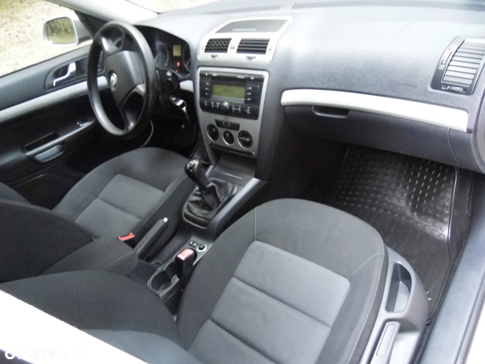 Skoda Octavia 1.6 Team Edition - 29