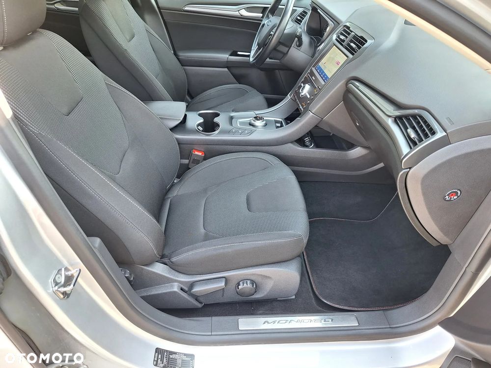Ford Mondeo 2.0 EcoBlue Titanium - 26
