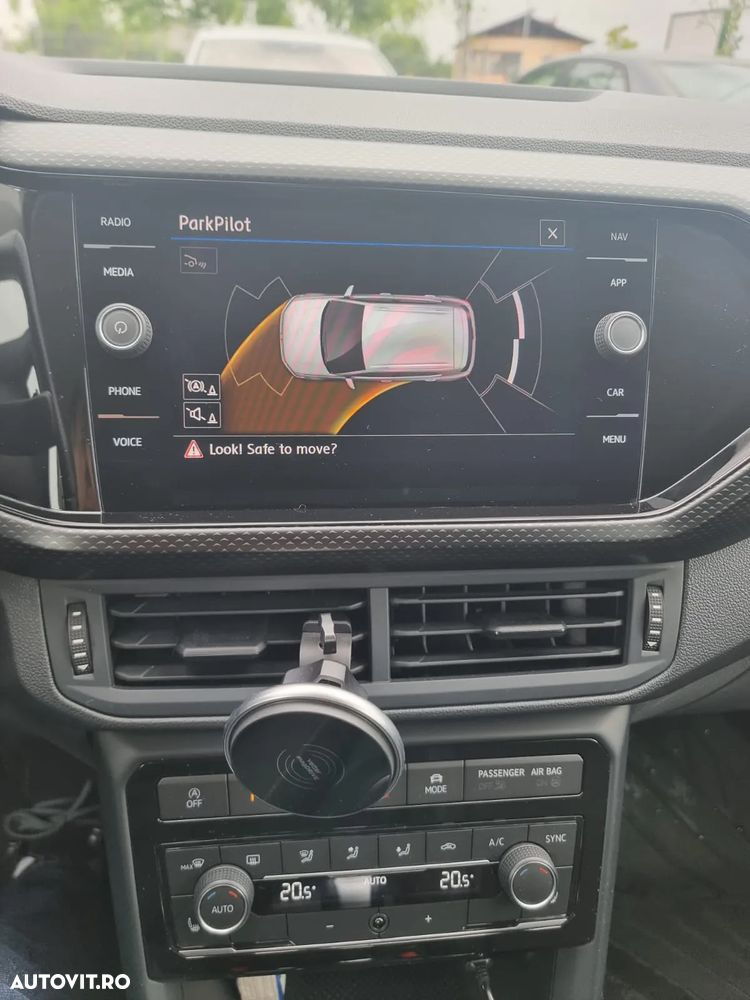Volkswagen T-Cross - 13