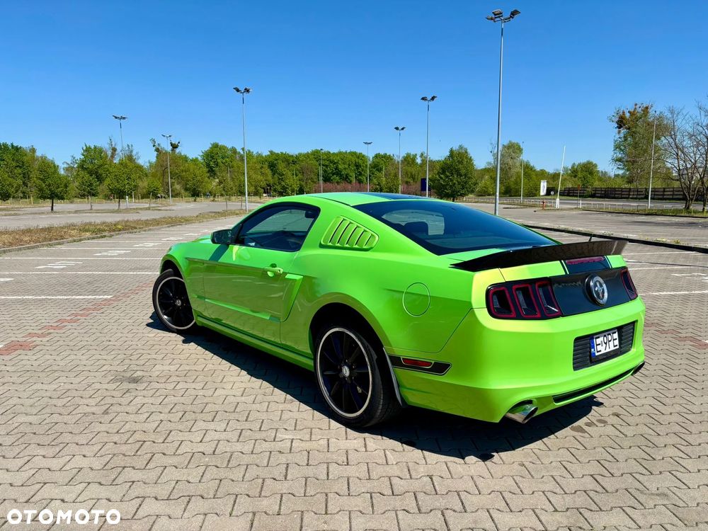 Ford Mustang 3.7 V6 Premium - 10