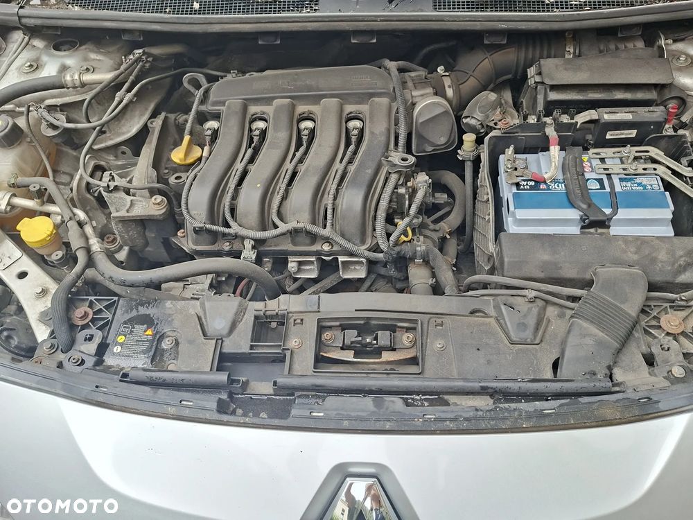 Renault Fluence 1.6 16V Expression Euro5 - 11