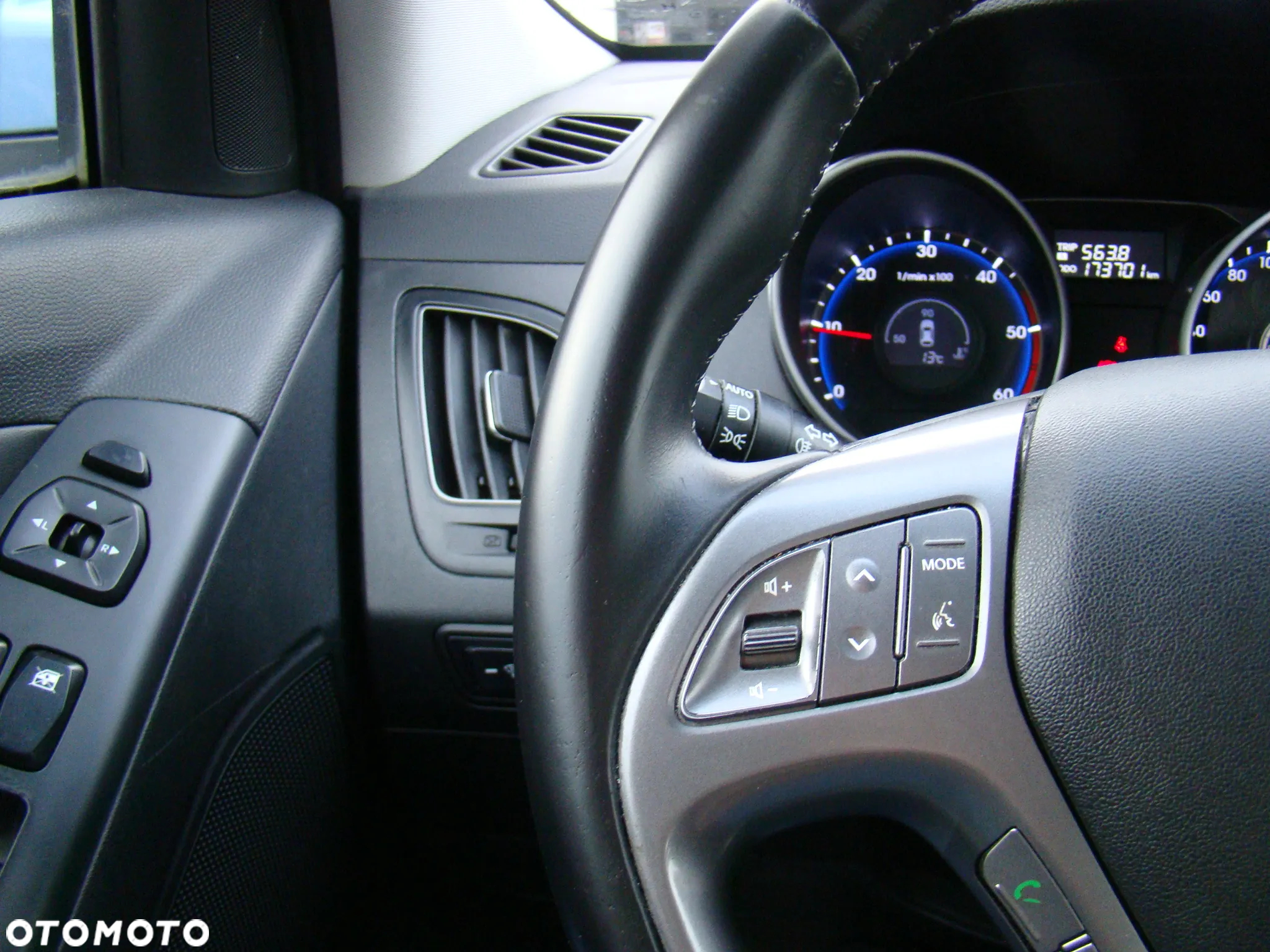 Hyundai ix35 2.0 CRDi 4WD Premium - 23