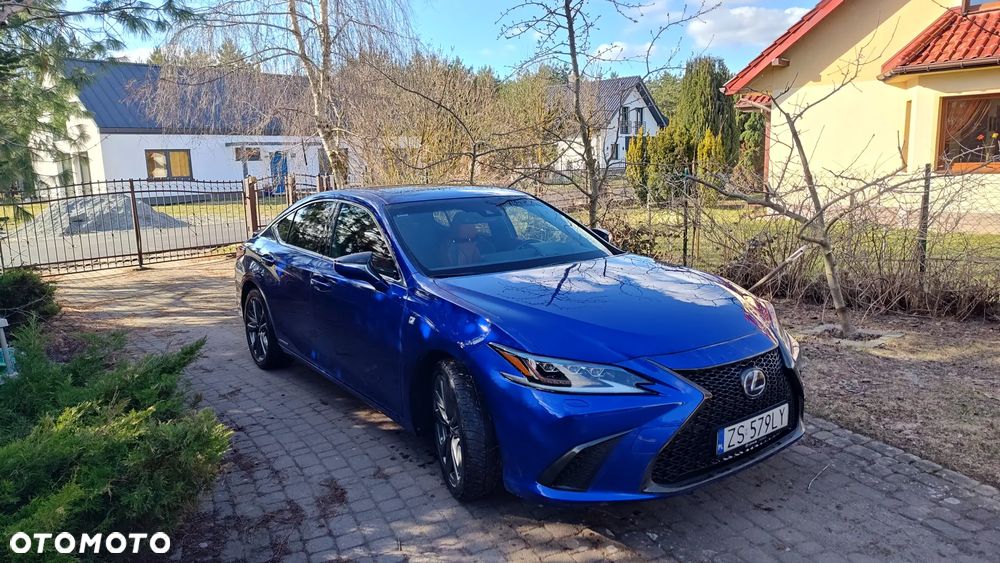 Lexus ES 300h F Sport - 9