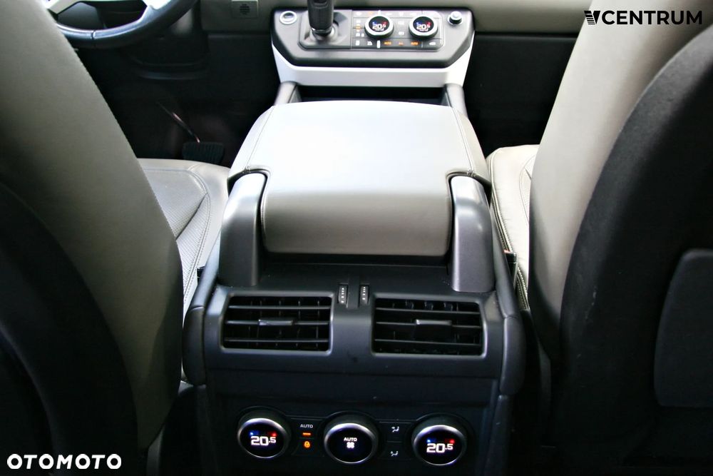 Land Rover Defender 2.0 D240 - 17