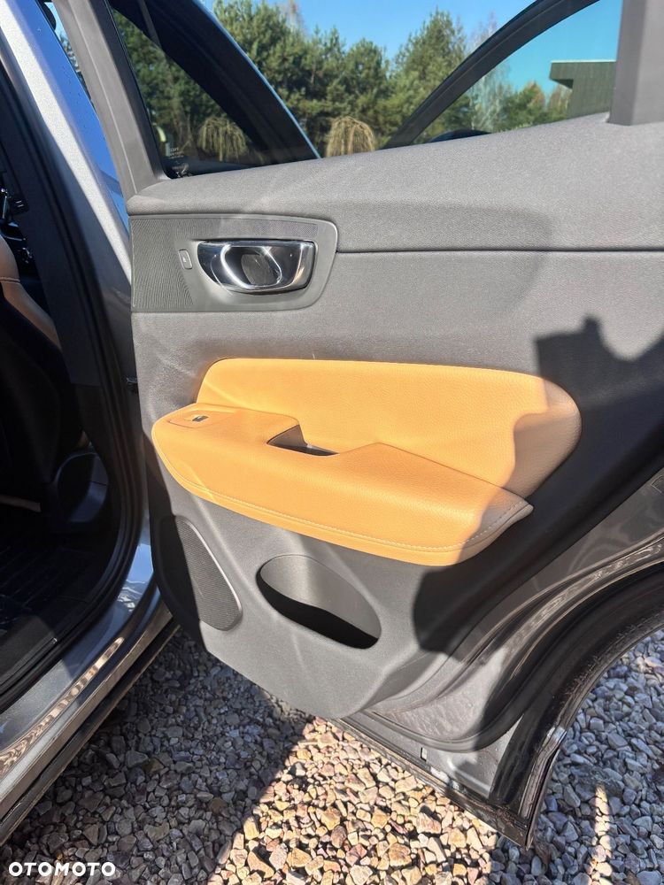 Volvo XC 60 T5 AWD Geartronic Momentum - 18