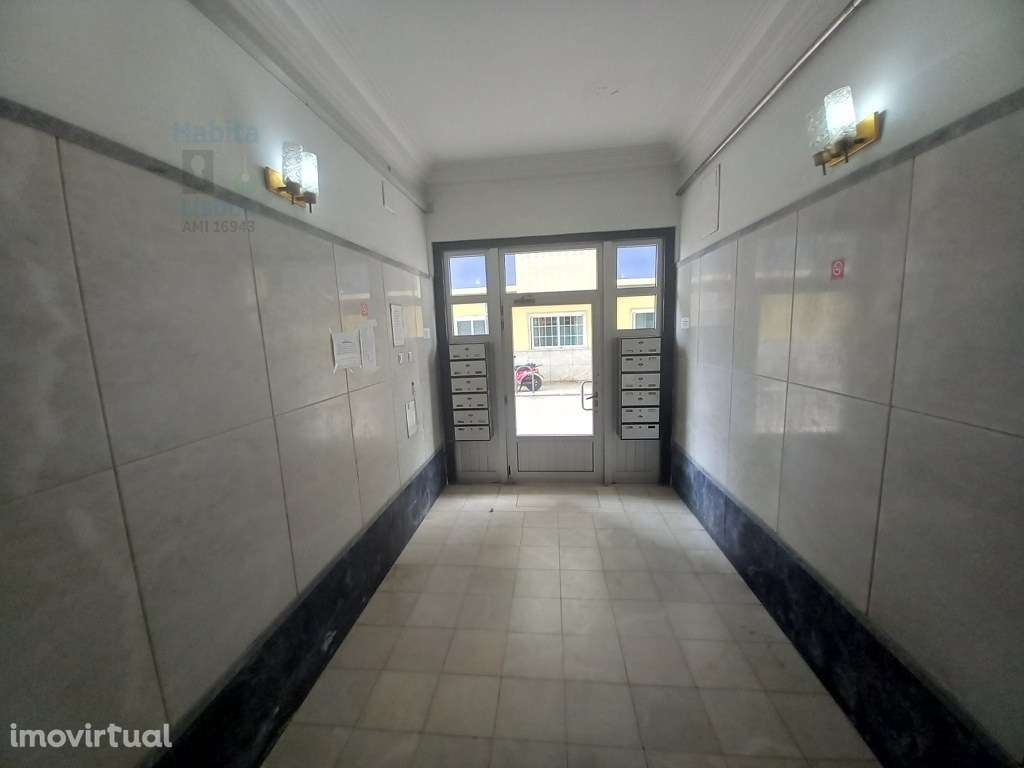 T4 Remodelado no Laranjeiro: Modernidade e Centralidade - Grande imagem: 4/30